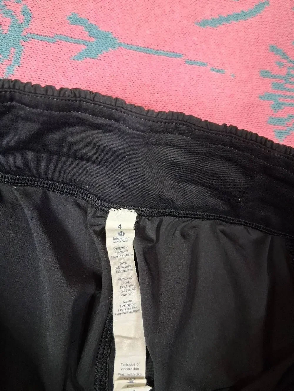 Lululemon womens size 4 mesh hem black running shorts gym Activewear athletic